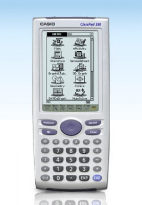 esta es la CLassPad 330, salio despues de la ClassPad 330 plus,<br />supuestamente tiene mas funciones y mas memoria