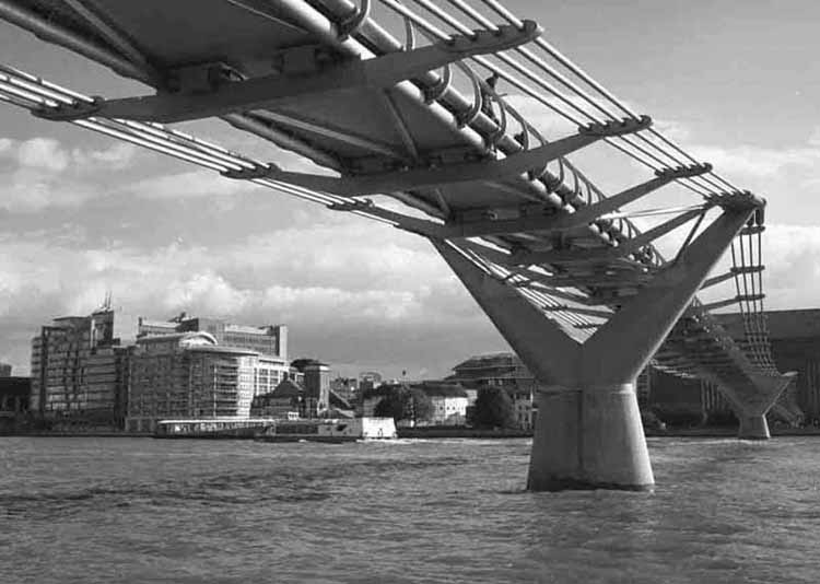 PUENTE EN LONDRES